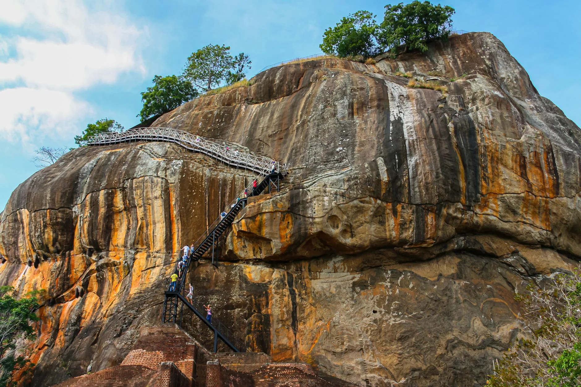 Jour 2 : Dambulla et Sigiriya (190 km de Colombo)